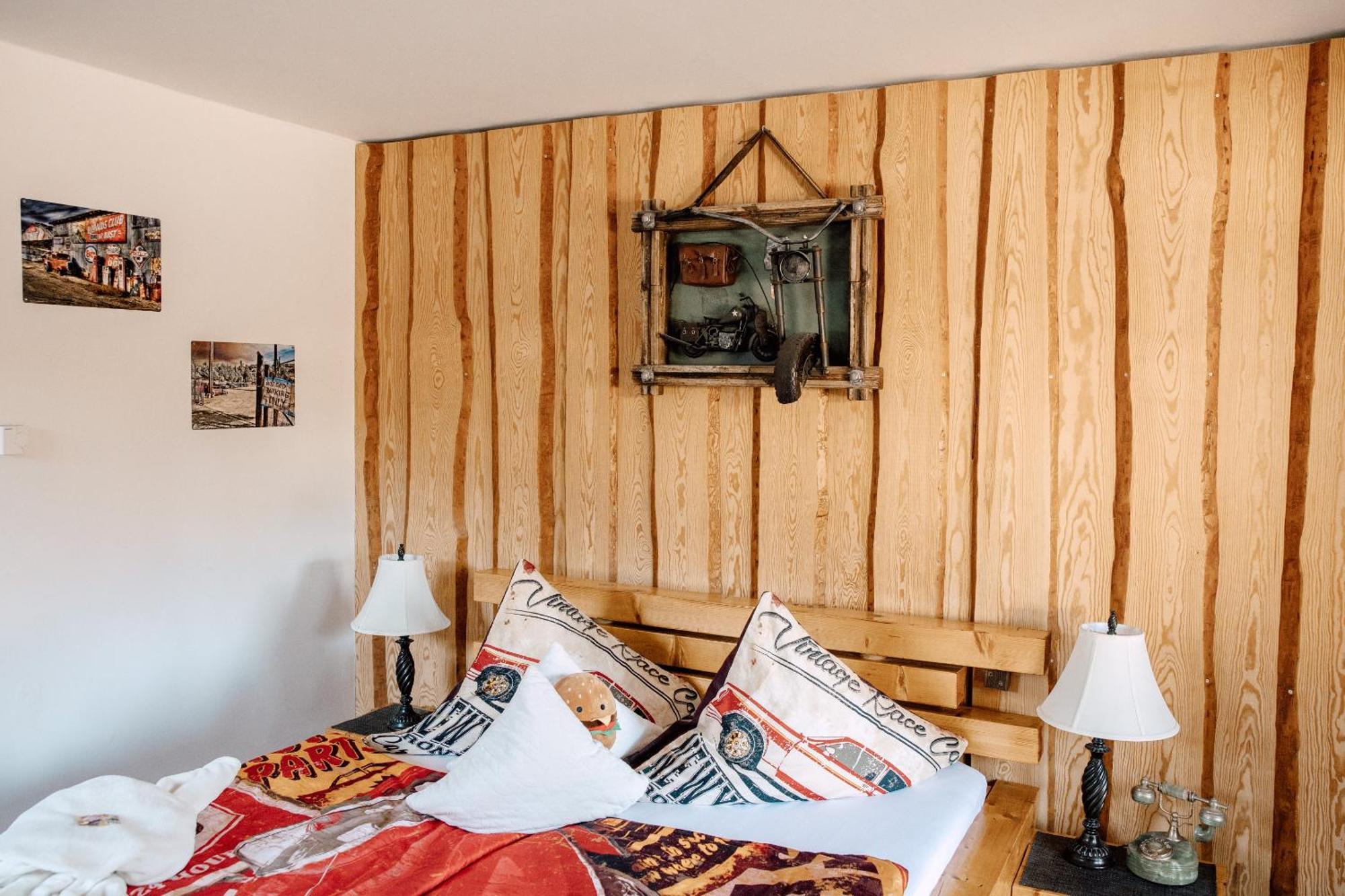 Down Town Motel Berlin Room photo