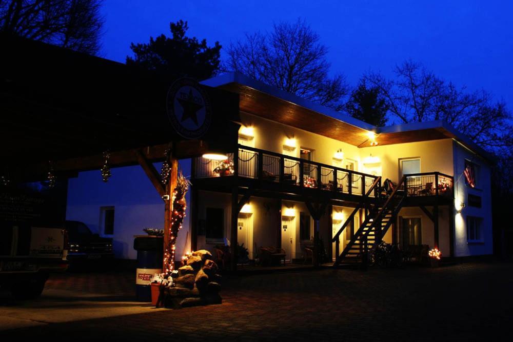 Down Town Motel Berlin Exterior photo